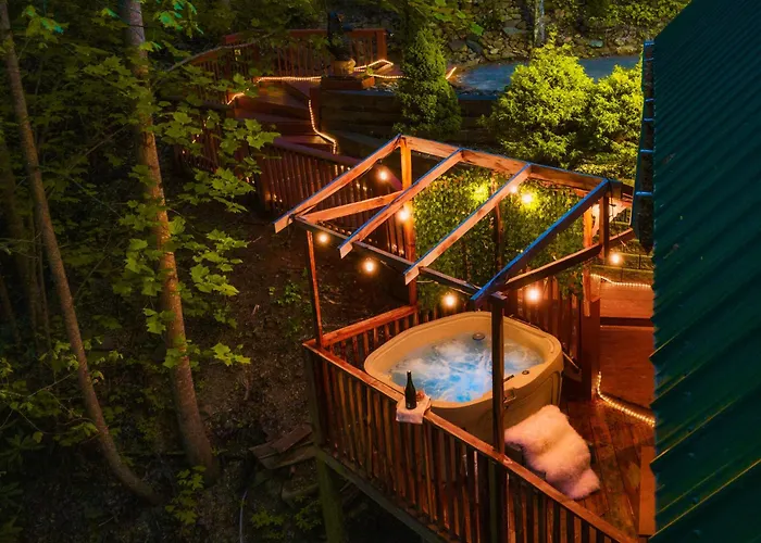 Cabin In A Gated Resort With Seasonal Resort Pool