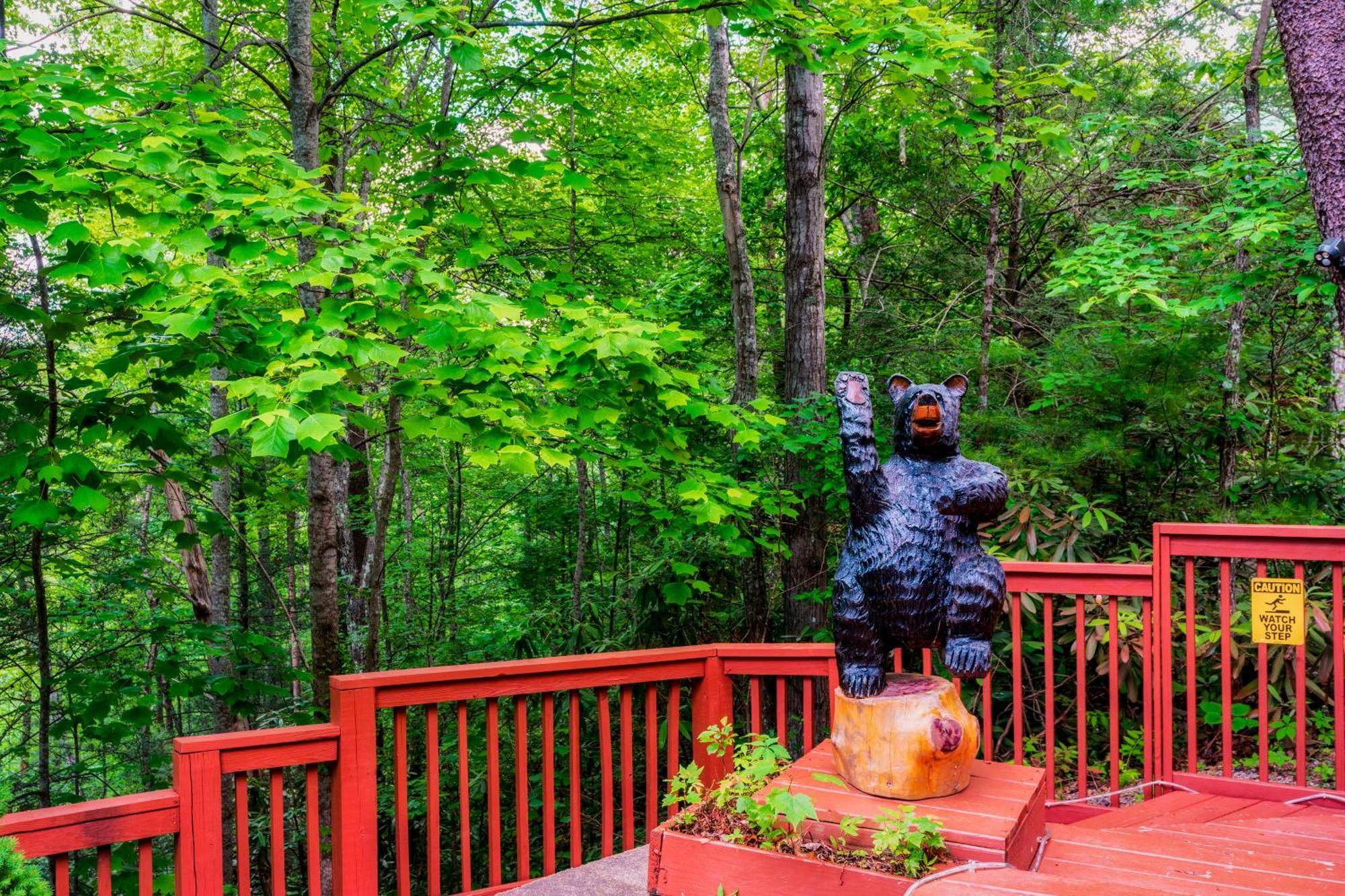 In A Gated With Seasonal Pool Holiday home Pigeon Forge