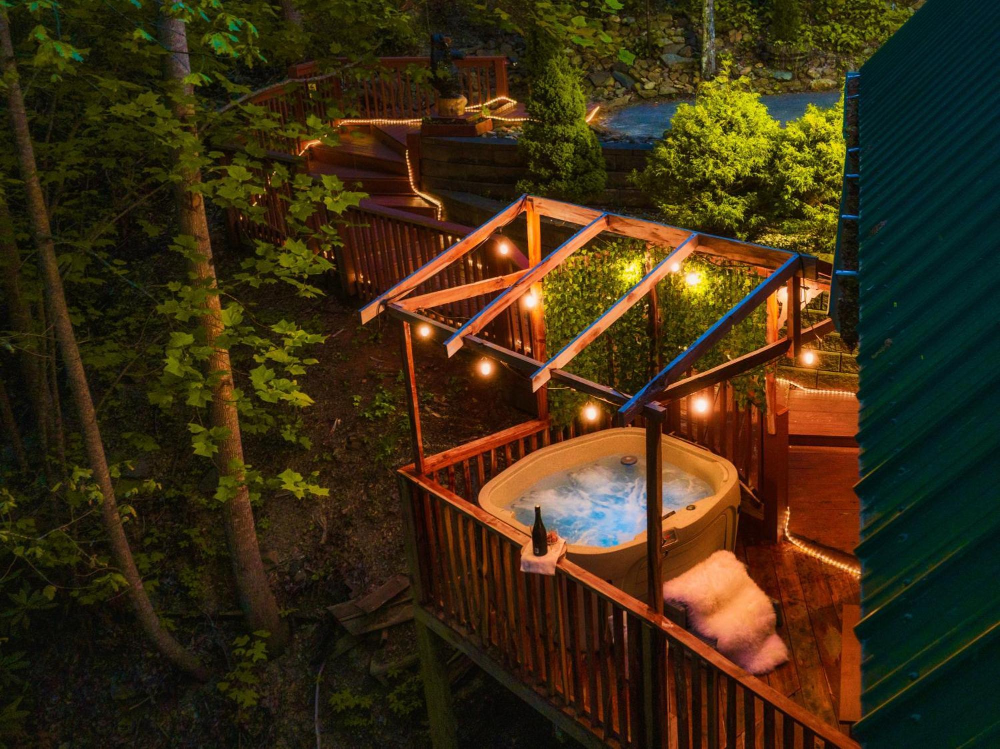 Holiday home In A Gated With Seasonal Pool Pigeon Forge