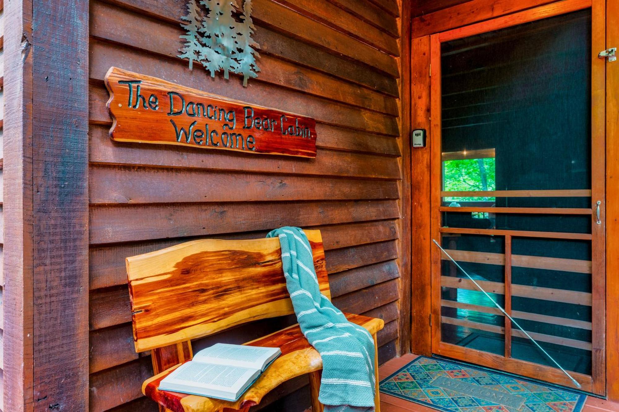 In A Gated With Seasonal Pool * Pigeon Forge